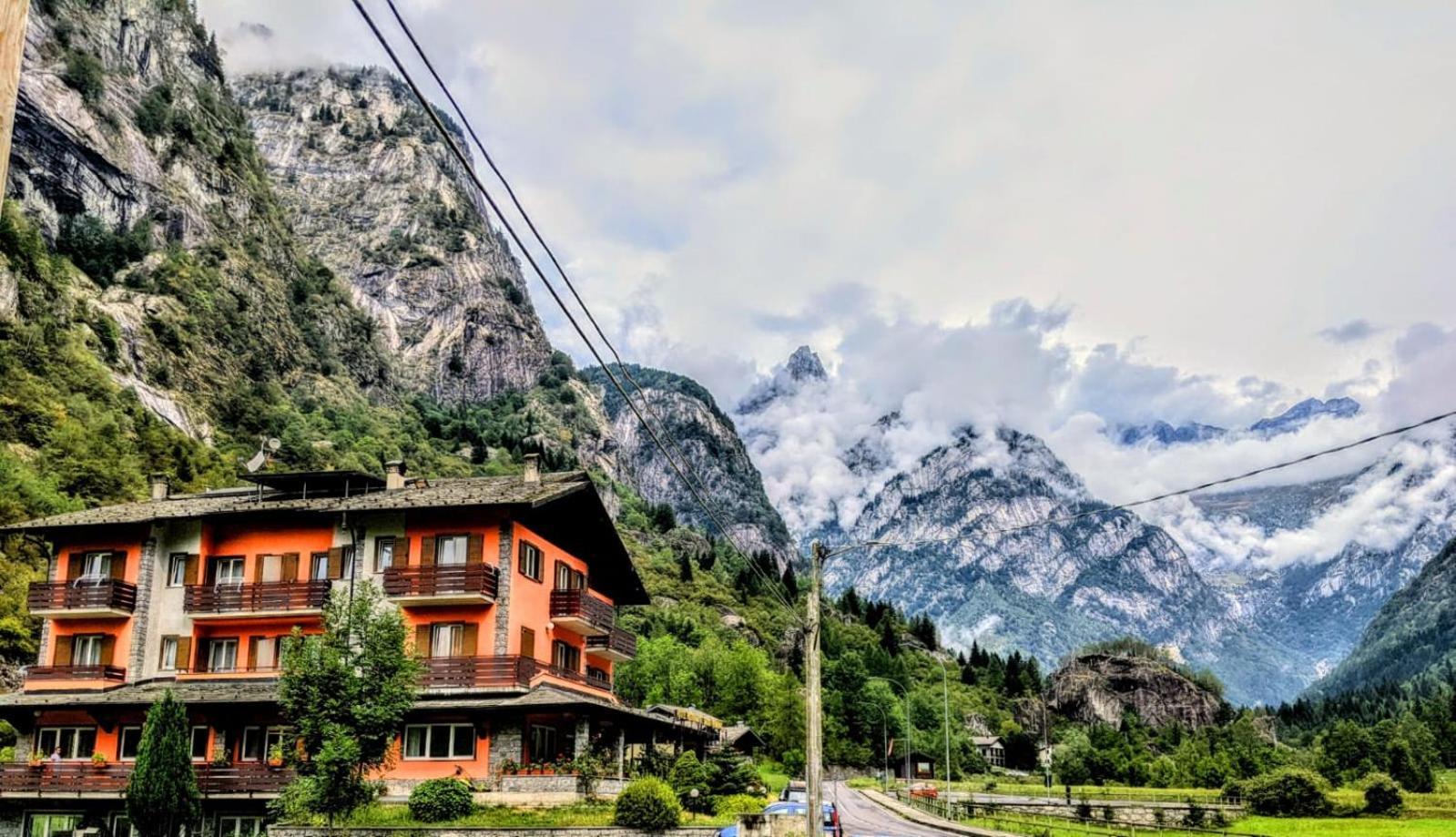 Hotel Ristorante Sasso Remenno Val Masino Екстериор снимка