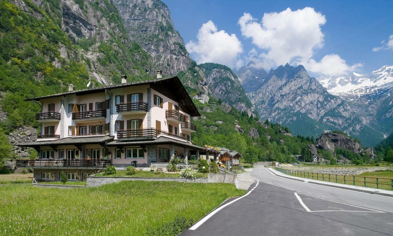 Hotel Ristorante Sasso Remenno Val Masino Екстериор снимка